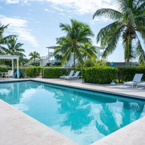 Lux Condo w/Views, Htd Pool, Priv. Beach, Golf Cart, Kayaks, AS SEEN ON HGTV、ガバナーズ・ハーバーのホテル