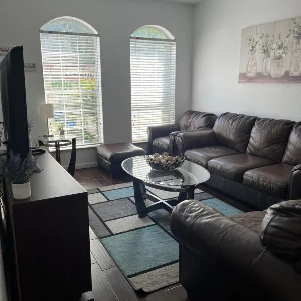 3 Bed 3 Bath Townhome, khách sạn ở Tallahassee