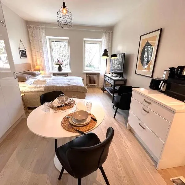 Quiet renovated studio- tram to the center, hotel in Helsinki
