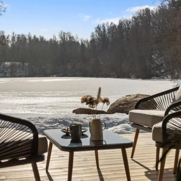 HIKARI Lake Villas, hotel en Laumikonys