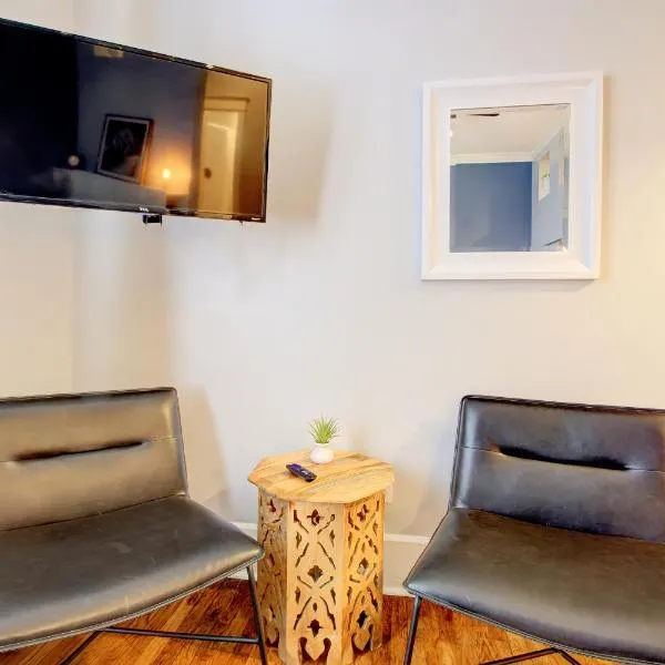 Splendid Colonial in Midtown with Parking, hotel v destinaci Memphis
