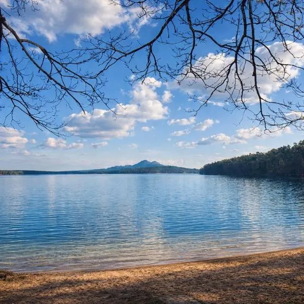 Chatky Máchovo jezero, chatka U Zelené žáby, khách sạn ở Doksy