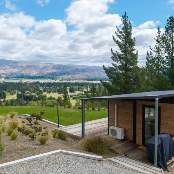 Modern studio overlooking Alexandra, Central Otago, hotel di Alexandra