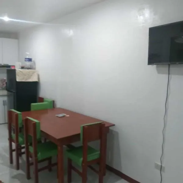 Belison में, होटल Casa de Renta Beach House in Belison, Antique up to 8 with AC, Wi-Fi, Kitchen Fully Furnished