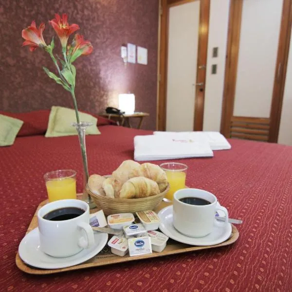 Hotel Xumec Mendoza Centro, hotel v destinaci Mendoza