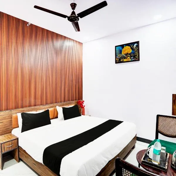 Collection O Hotel Star Inn Near By Hindon Airforce Mohan Nagar Ghaziabad, hotel i Ghaziabad