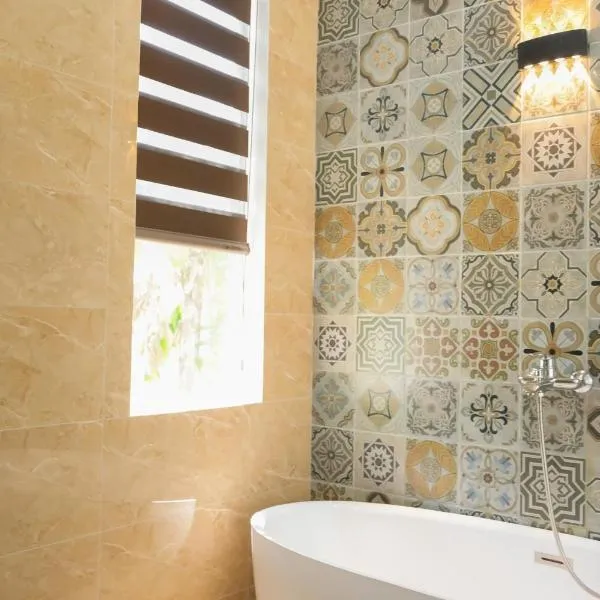 Hotel Lavender Hoa Châu mini Resort โรงแรมในBình Ðê (1)