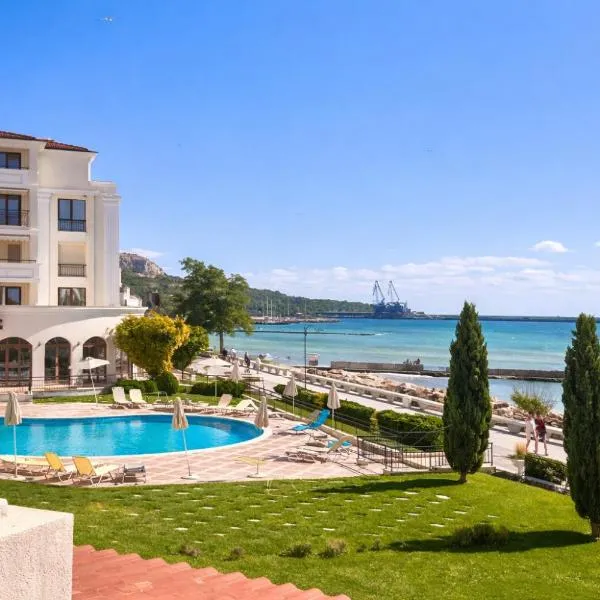 Two Bedrooms Apartment Four Seasons - FREE PARKING - Complex Carpe Diem، فندق في بالشيك
