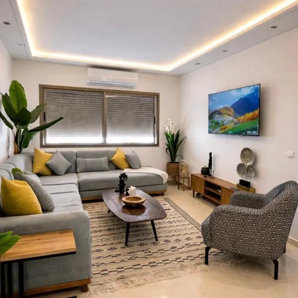 Stunning Modern Apartment in heart of Agadir for families, hotel ad Agadir