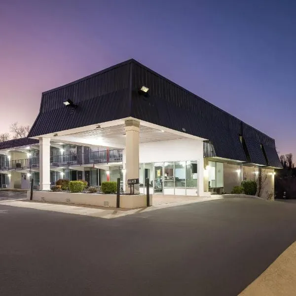 Super 8 by Wyndham Kingsport /I-81, Hotel in Kingsport