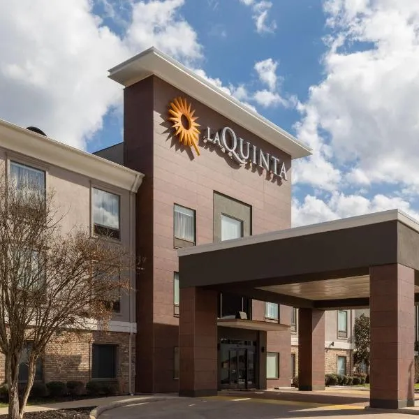 La Quinta Inn & Suites Nacogdoches, hotel en Nacogdoches