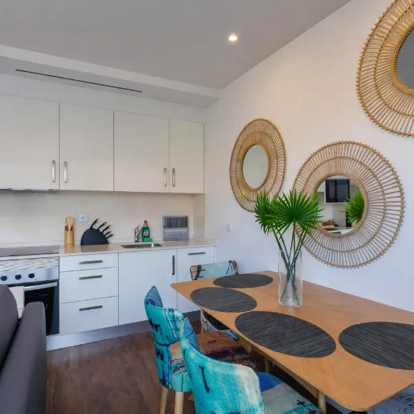 Social Lodge Funchal Center - City View Rooftop, hotel sa Funchal