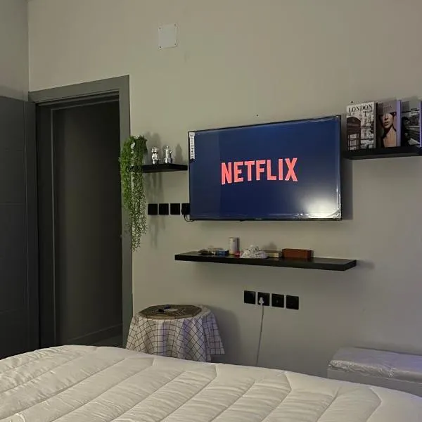 استديو مودرن حديث هادئ, מלון בבוריידה