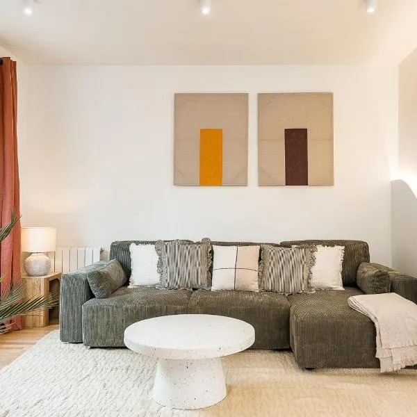 Beautiful apartment with Balcony in Barcelona, hotel in Barcelona