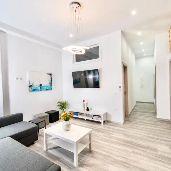 Central Suites Aegina 2, готель у місті Егіна