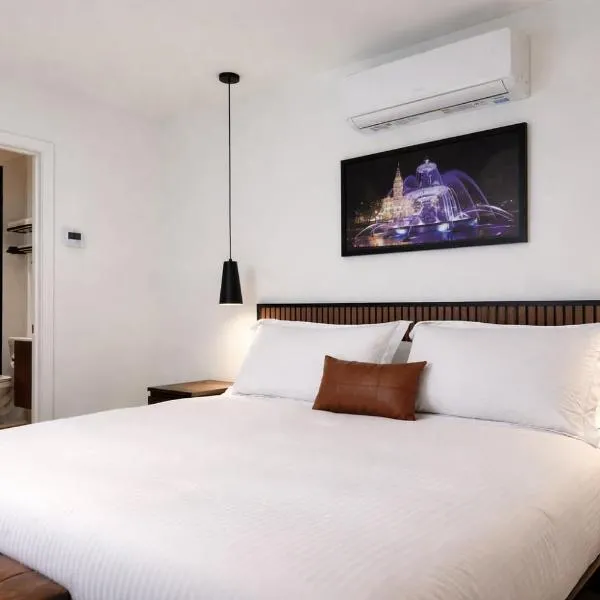 Room with 1 King-Size bed Downtown Quebec, готель у місті Квебек