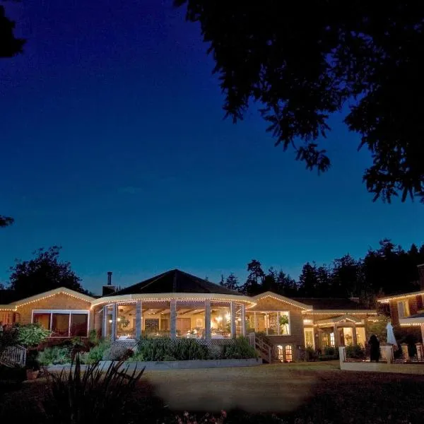 Galiano Oceanfront Inn & Spa, hotel in Galiano