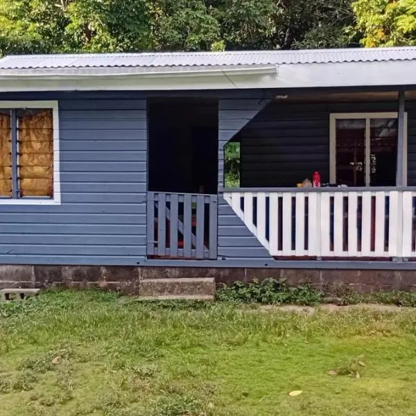Knox's Beachfront Homestay, hotel em Nalauwaki