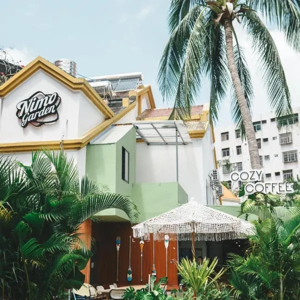 Sanya IPK BACKPACKERS HOSTEL, отель в Санье