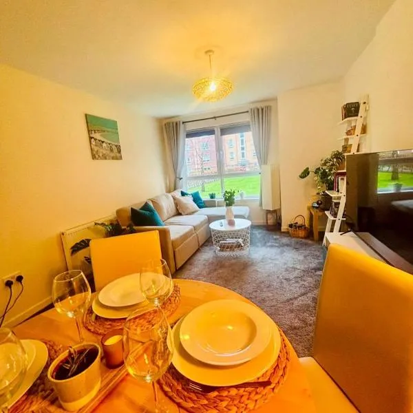 Modern Ground floor 2 Bed Apartment Secure Parking & Perfect for City- CelticEmirates Stadium, Hotel in Glasgow