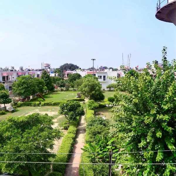 Tuk Tuk Homestay, hotel in Agra