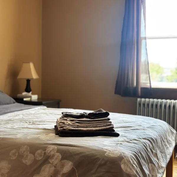 Twin Cities Hotel, hotel en Turner Valley