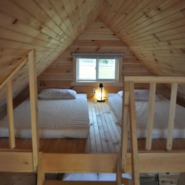 The ZzzzMoose 2 0 Camping Cabin, hotel in Birch Plain