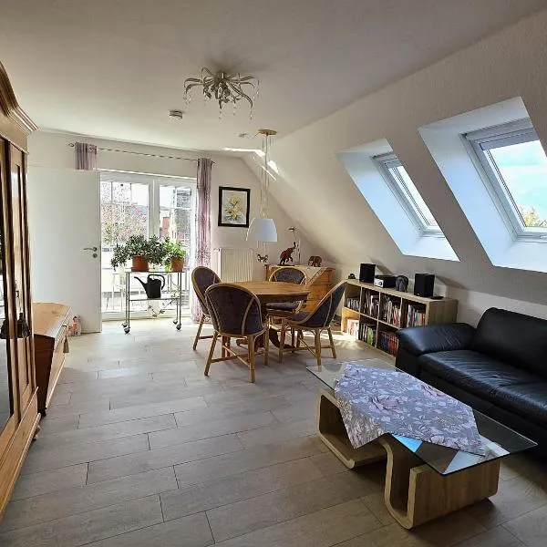 Gemütliche, helle & geräumige Ferienwohnung in Jork-Nähe Hamburg, Hotel in Jork