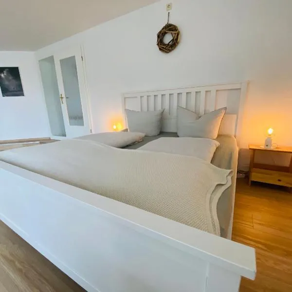 Ferienwohnung Am Steinberg, hotel u gradu Nauendorf