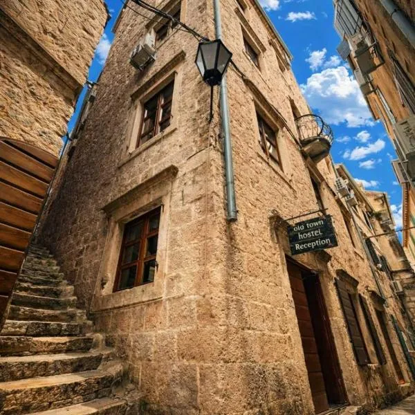 Old Town Youth Hostel, hotel i Kotor