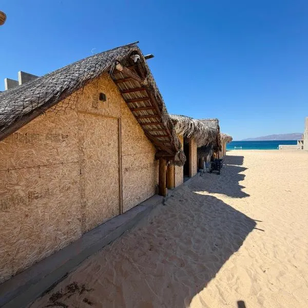 Salty Sun Cabins Bahía Turquesa, hotel v destinácii La Ventana