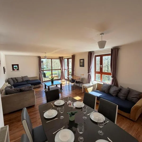 Superb 3-Bed Residence Airport, Hotel in Dublin