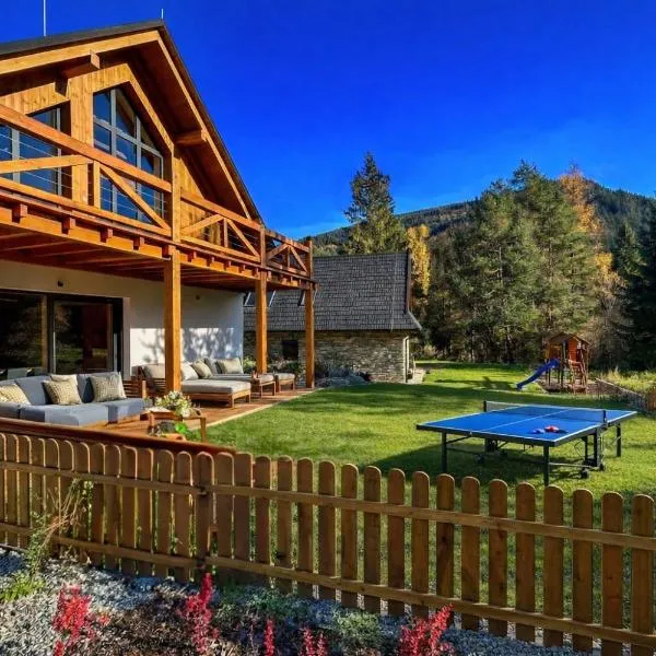 Chalet Oasis at Chalets Kvačianska dolina - Luxury 5-Bedroom Chalet, ξενοδοχείο σε Zuberec