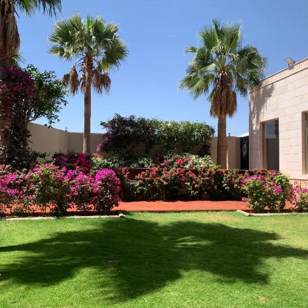 فيلا المنزل, hotel v Mecce
