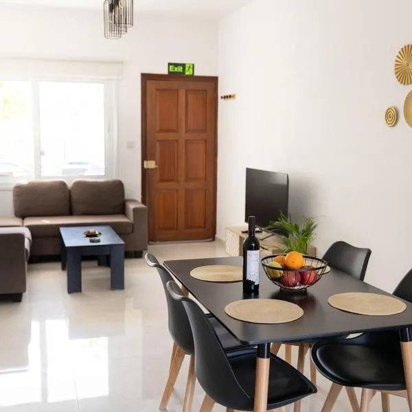 Cozy Oasis Lemon Tree - in the heart of Kato Pafos, hotel Páfoszban