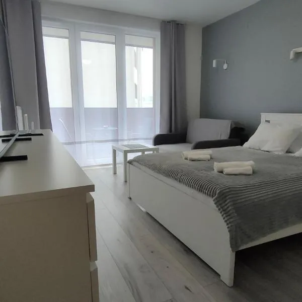 2-Bedroom Apartment with Free Parking - TAURON ARENA, Hotel in Krakau