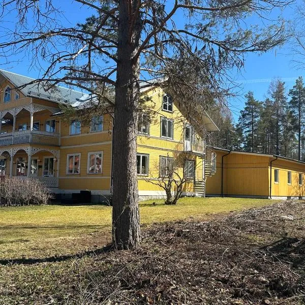 Lokatten Wärdshus – hotel w mieście Los