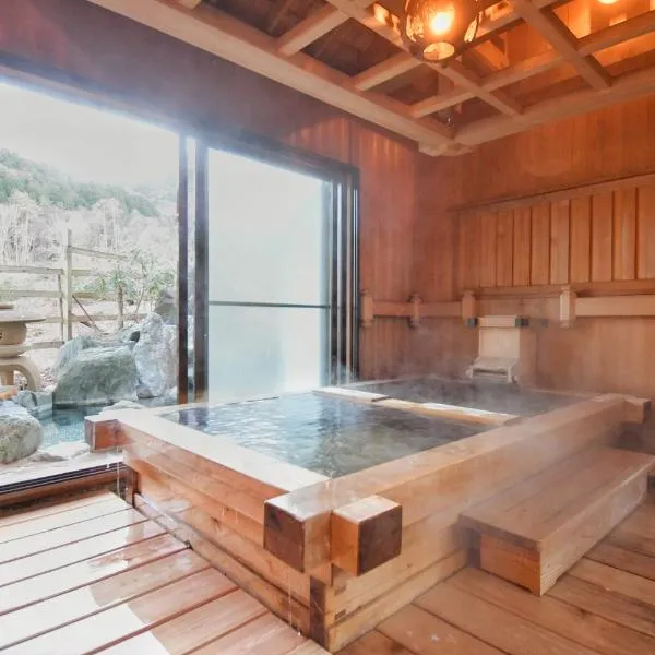 24時間源泉かけ流しを ひとりじめできる 一棟貸しVilla安曇野, hotell i Azumino