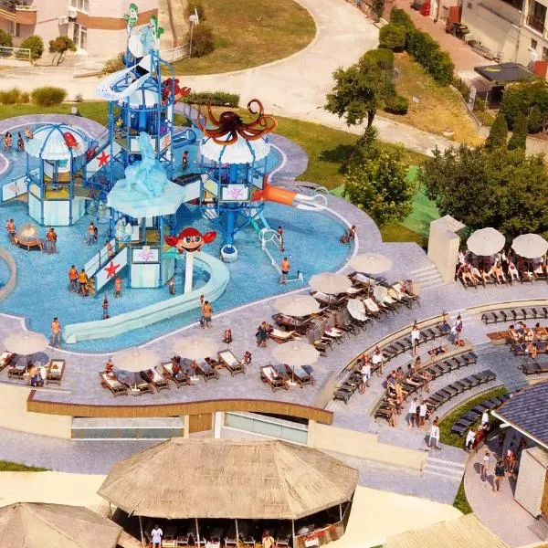 Royal Bay Resort & Aqua Park - All Inclusive and Free beach accsess, hotel Balcsikban