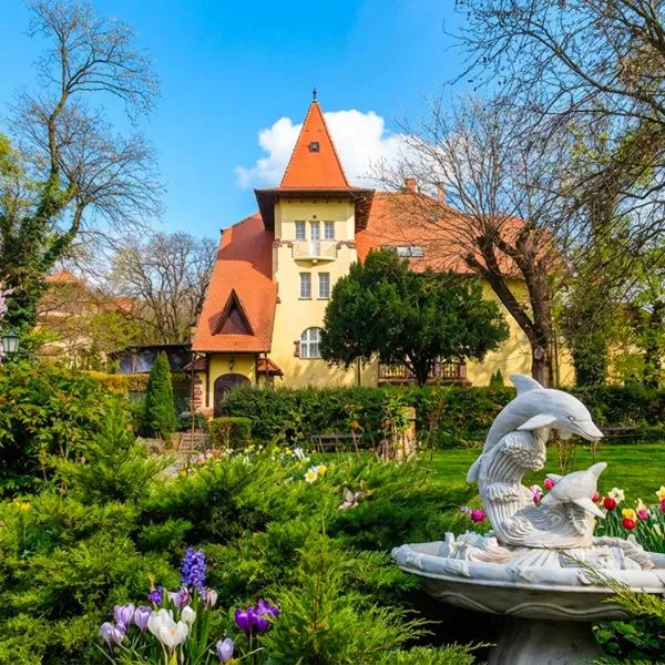 Fried Kastély Hotel Simontornya, hotel en Simontornya