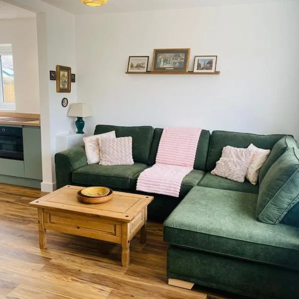 bungalow, quiet, accessible, parking for 2, hotel a Nottingham
