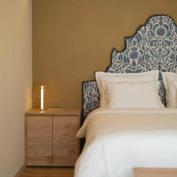 Josefina unique hotel, adult only، فندق في كوزينا