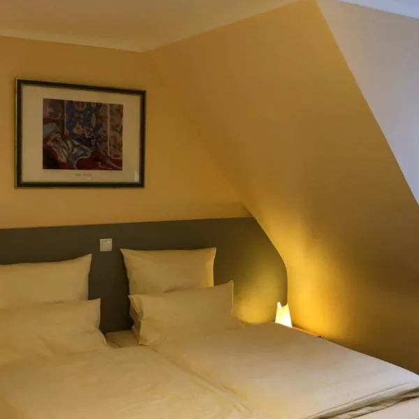 Löns Hotel Garni, hotel sa Garbsen