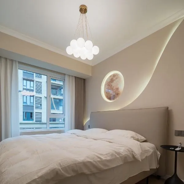 -Travelers- Tourist distribution center- Tusi City- Daughter City- Xujiaping Airport- Enshi Railway Station- Xintiandi- Sedu Tea City- Four Houses, hotel i Enshi