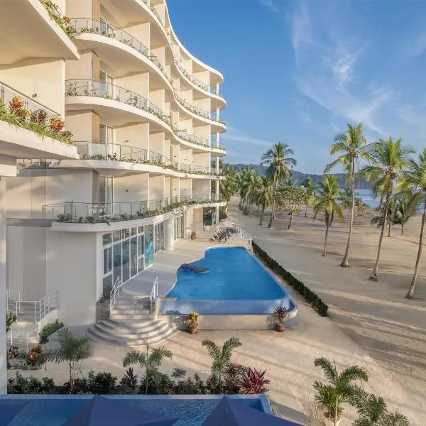 Clarita's Beach Bar & Resort, WorldHotels Elite, hotel en Jacó