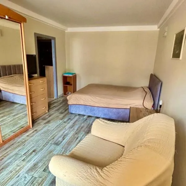 Apartment metro Darnitsa, Hotel in Kiew