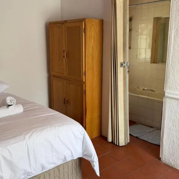 Happy Home Guest House, hotel em Trichardt