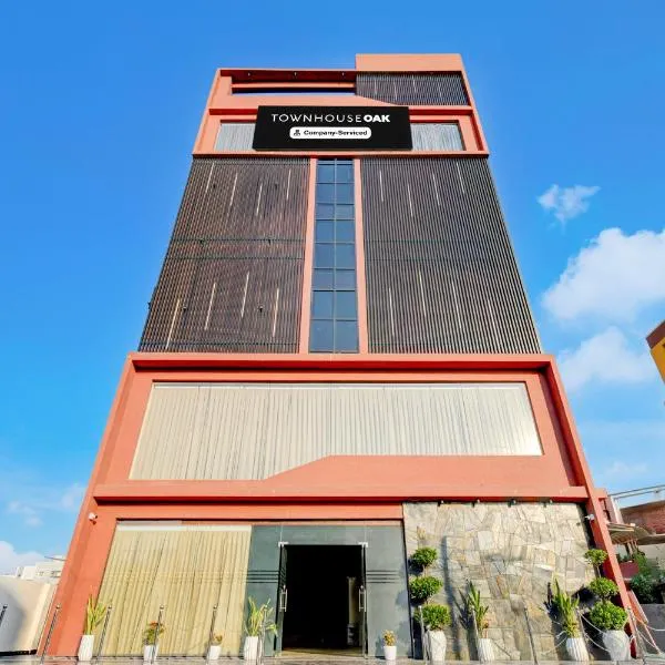 Super Townhouse Oak Miyapur Road Bachupally, hotel a Dhundgol