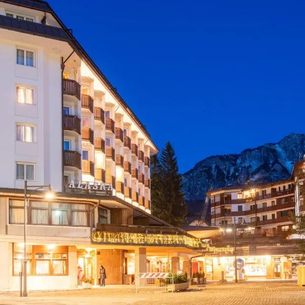 Hotel Alaska Cortina، فندق في كورتينا دامبيتزو