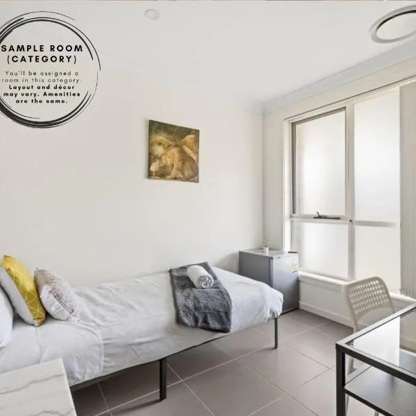 Cozy Single Room in Panania - Close to Station & Eateries - Shared Bathroom, hotel v destinácii Panania